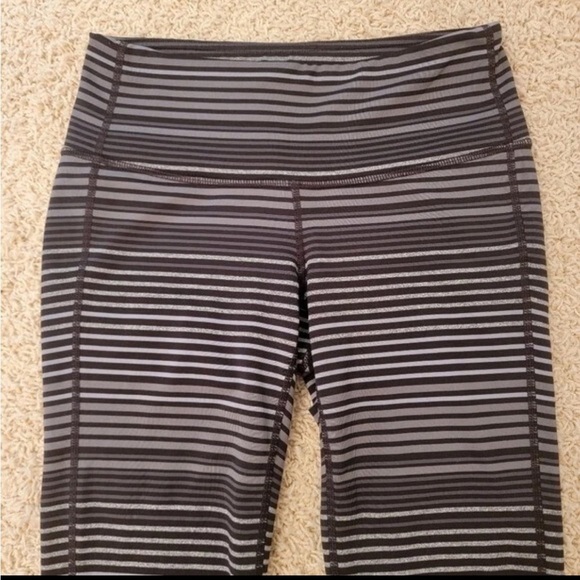 Athleta | Chaturanga Tight Black Gray Colorblock Striped Leggings Size XS - Picture 3 of 8